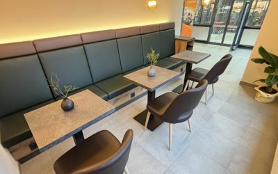 Fachgeschäft in Auma, Kaffee mit Sitzbereich